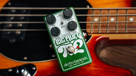 Electro-Harmonix Bass Big Muff Pi 2 guitar effects pedal