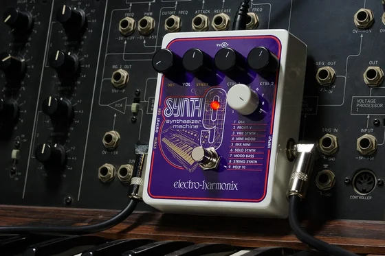 Electro-Harmonix SYNTH9 Synthesizer Machine guitar effects pedal